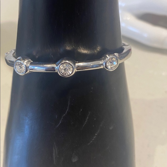 Elegant Silver Bracelet With 6 Crystal Stone. - Picture 4 of 7